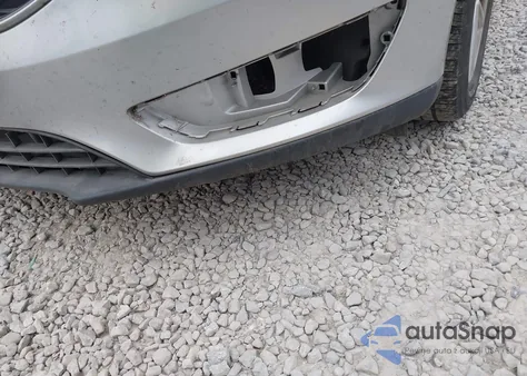 2015 Ford Focus Se z USA, uszkodzony, nr VIN 1FADP3K21FL316243